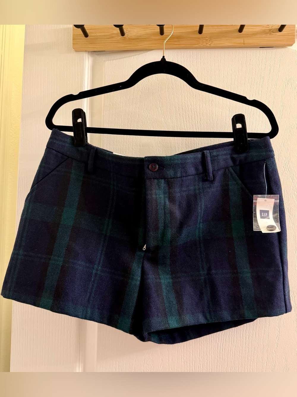 GAP Will blend Navy and Green Plaid Women's Shorts